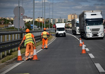 Pénteken lezárják az M1-es autópálya Budapest felé vezető oldalán a Sasfészek-tó pihenőt