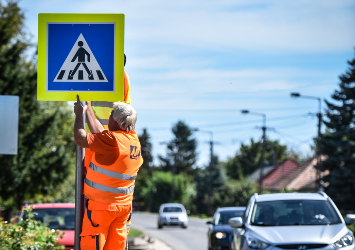 Fellép a Magyar Közút a gyalogosátkelőknél történő balesetek ellen