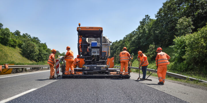 Újabb csomóponti ág zárásával folytatódnak a burkolatfelújítási munkálatok az M0-M7 csomópontban